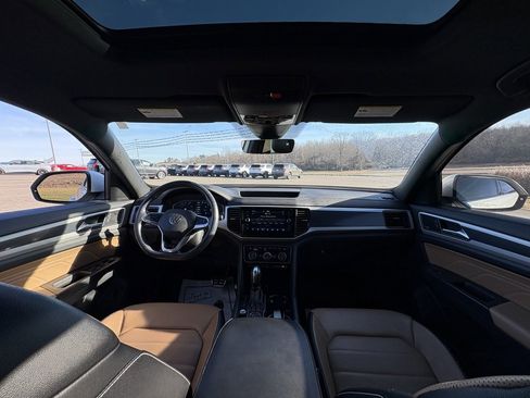 Used 2022 Volkswagen Atlas Cross Sport SEL Premium R-Line image 23