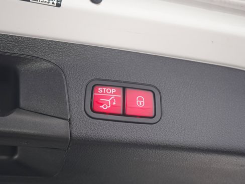 Used 2022 Mercedes-Benz GLS 450 4MATIC image 11