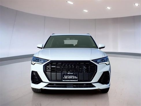 Used 2025 Audi Q3 2.0T Premium w/ Convenience Package image 4