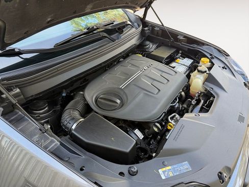 Used 2019 Jeep Cherokee Overland AWD/4WD image 26