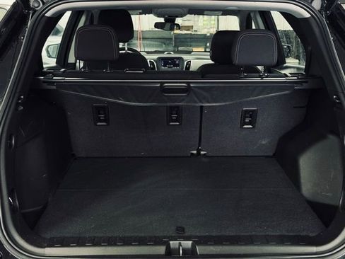 Used 2022 Chevrolet Equinox LS image 9