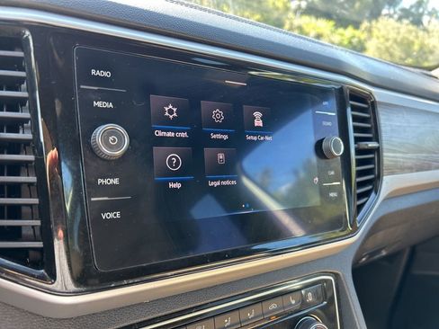 Certified 2022 Volkswagen Atlas Cross Sport SE image 26