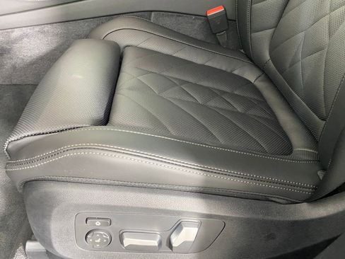 Used 2026 BMW X5 sDrive40i w/ Premium Package image 11