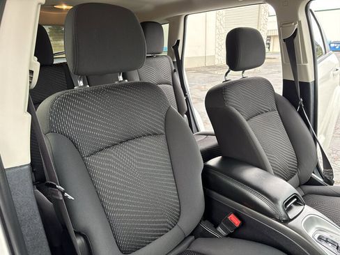 Used 2016 Dodge Journey SE w/ Flexible Seating Group image 29