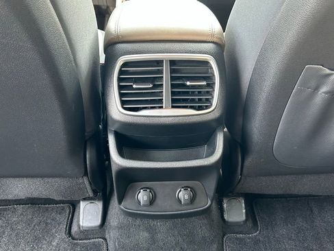 Used 2020 Hyundai Santa Fe SEL image 19