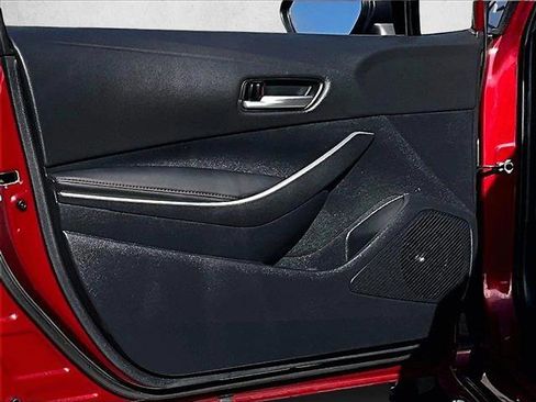 Used 2025 Toyota Corolla SE image 17