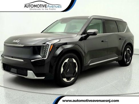 Used 2024 Kia EV9 Land AWD/4WD image 1