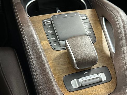 Certified 2022 Mercedes-Benz GLS 450 4MATIC image 39