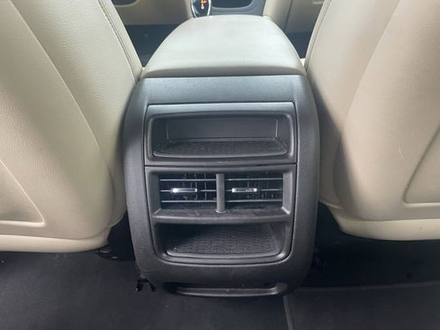 Used 2019 Cadillac XT5 FWD image 26
