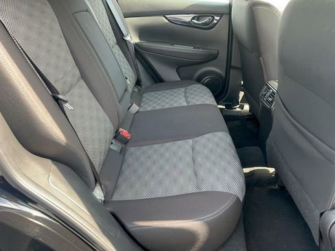 Used 2017 Nissan Rogue Sport SV image 18