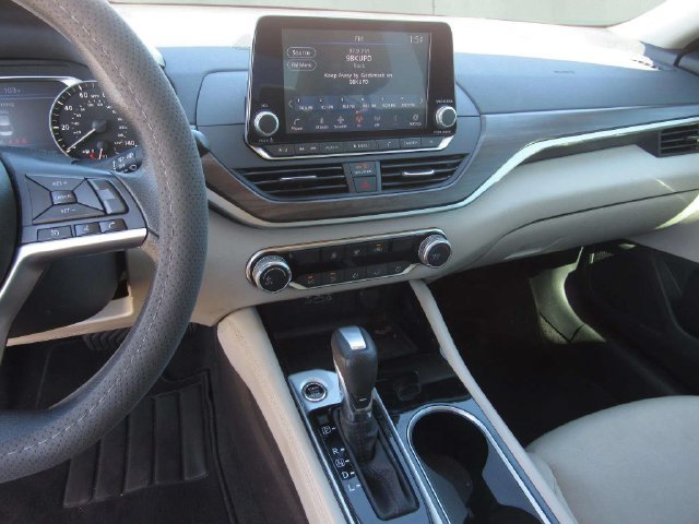 Used 2023 Nissan Altima 2.5 SV FWD image 16