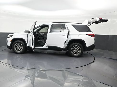 Used 2023 Chevrolet Traverse LT FWD image 33