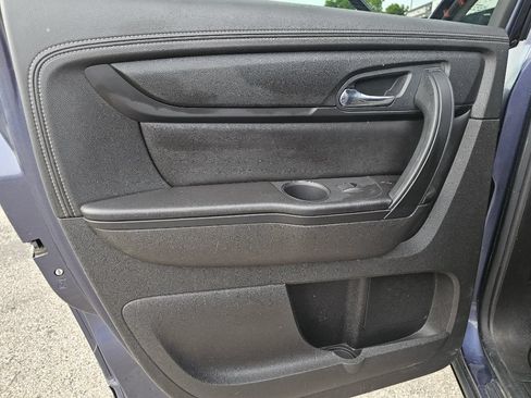 Used 2014 GMC Acadia SLE FWD image 36