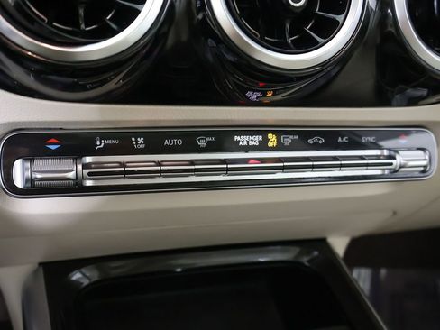 Used 2022 Mercedes-Benz GLA 250 4MATIC w/ Premium Package image 49