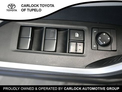 Used 2021 Toyota RAV4 XLE Premium image 21