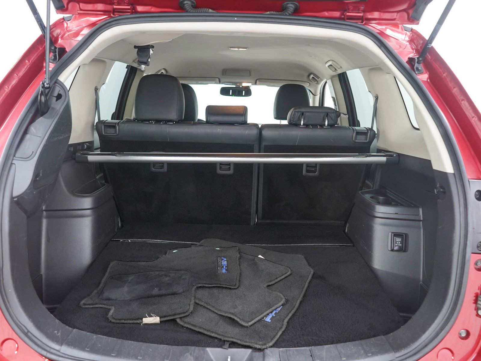 Used 2018 Mitsubishi Outlander 4WD Plug-In Hybrid image 9