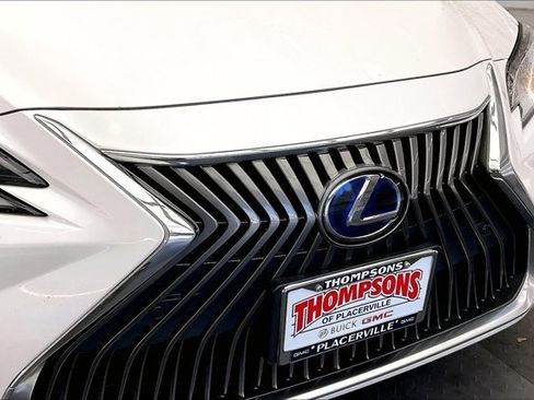 Used 2021 Lexus ES 300h w/ Premium Package image 30