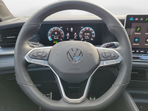 New 2026 Volkswagen Tiguan SE R-Line image 10