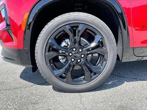 New 2027 Chevrolet Traverse RS w/ LPO, Floor Liner Package AWD/4WD image 7