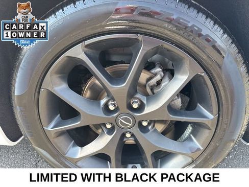 Used 2025 Chrysler Pacifica Limited image 7