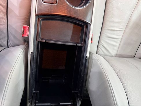 Used 2010 Toyota Venza AWD image 15
