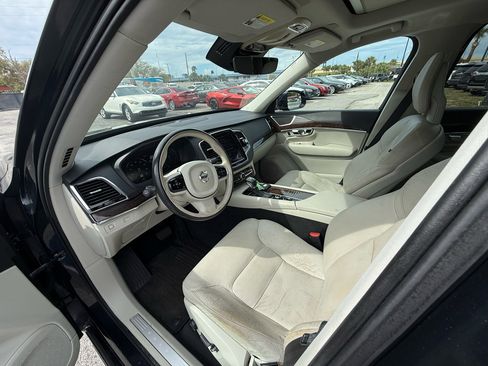 Used 2016 Volvo XC90 T6 Momentum image 15