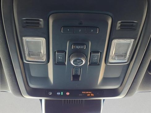 Used 2023 Chevrolet Tahoe Premier AWD/4WD image 21