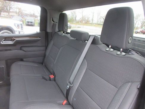 New 2026 GMC Sierra 1500 SLE image 15