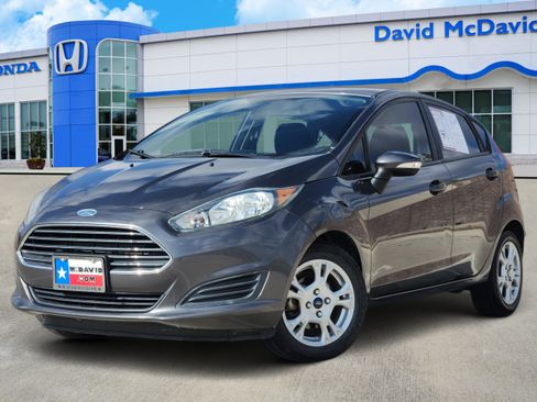 Used 2015 Ford Fiesta SE image 1