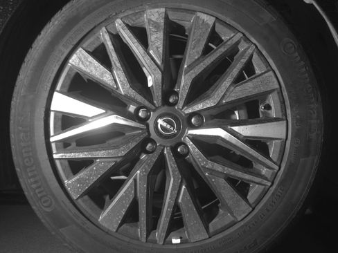 Used 2025 Nissan Altima 2.5 SV image 13