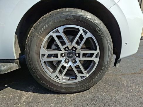 Used 2025 Ford Expedition Active image 8