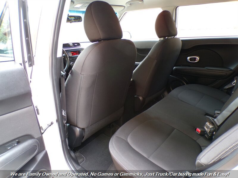 Used 2016 Kia Soul FWD image 17