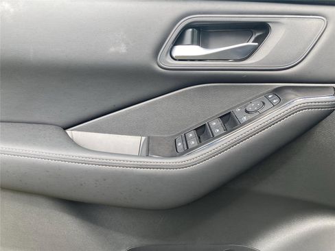 New 2026 Nissan Rogue SV image 25