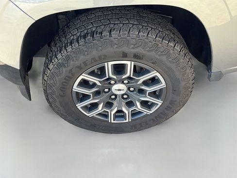 Used 2024 Chevrolet Colorado Z71 w/ Z71 Convenience Package 2 image 32