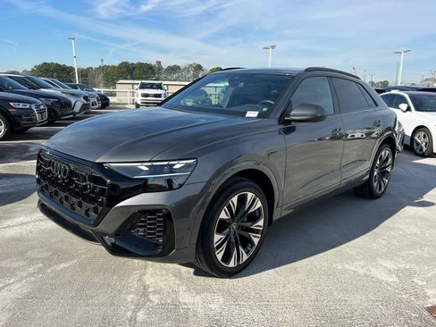 Certified 2025 Audi Q8 Premium image 1
