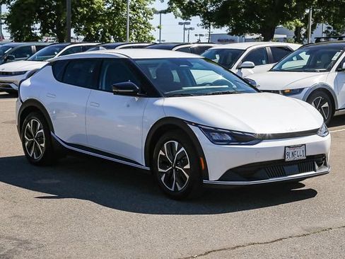 Used 2024 Kia EV6 Light RWD image 6
