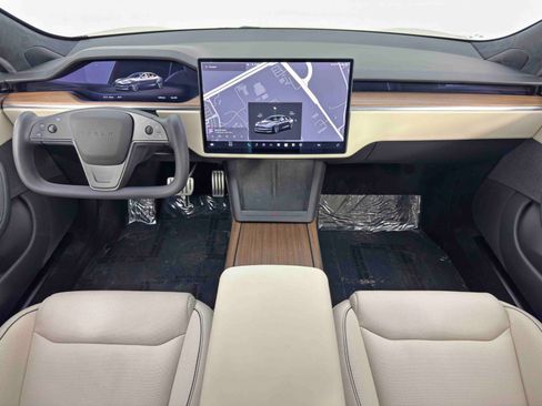 Used 2021 Tesla Model S Plaid image 13