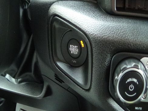 Certified 2025 Jeep Wrangler Unlimited Sport AWD/4WD image 23