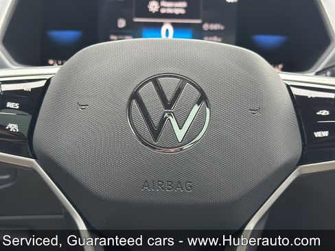 Used 2022 Volkswagen Tiguan SE R-Line image 31