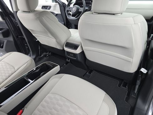 New 2025 Nissan Pathfinder SV image 11