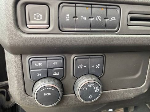 Used 2021 Chevrolet Tahoe LT AWD/4WD image 19