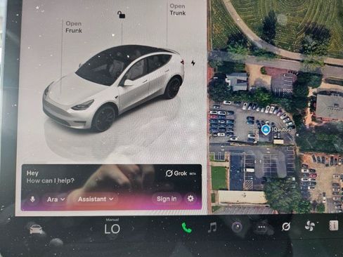 Used 2023 Tesla Model Y Performance AWD/4WD image 46