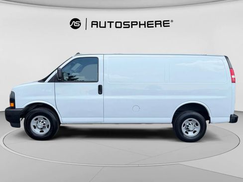 Used 2020 Chevrolet Express 2500 w/ Driver Convenience Package RWD image 4