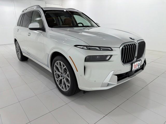 Used 2026 BMW X7 xDrive40i AWD/4WD image 7