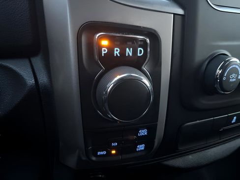 Used 2018 RAM 1500 Classic SLT image 29