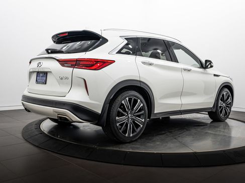 Used 2021 INFINITI QX50 Luxe w/ Appearance Package AWD/4WD image 4