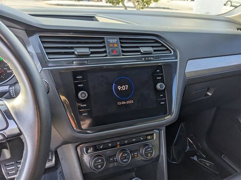 Certified 2021 Volkswagen Tiguan SE R-Line image 23