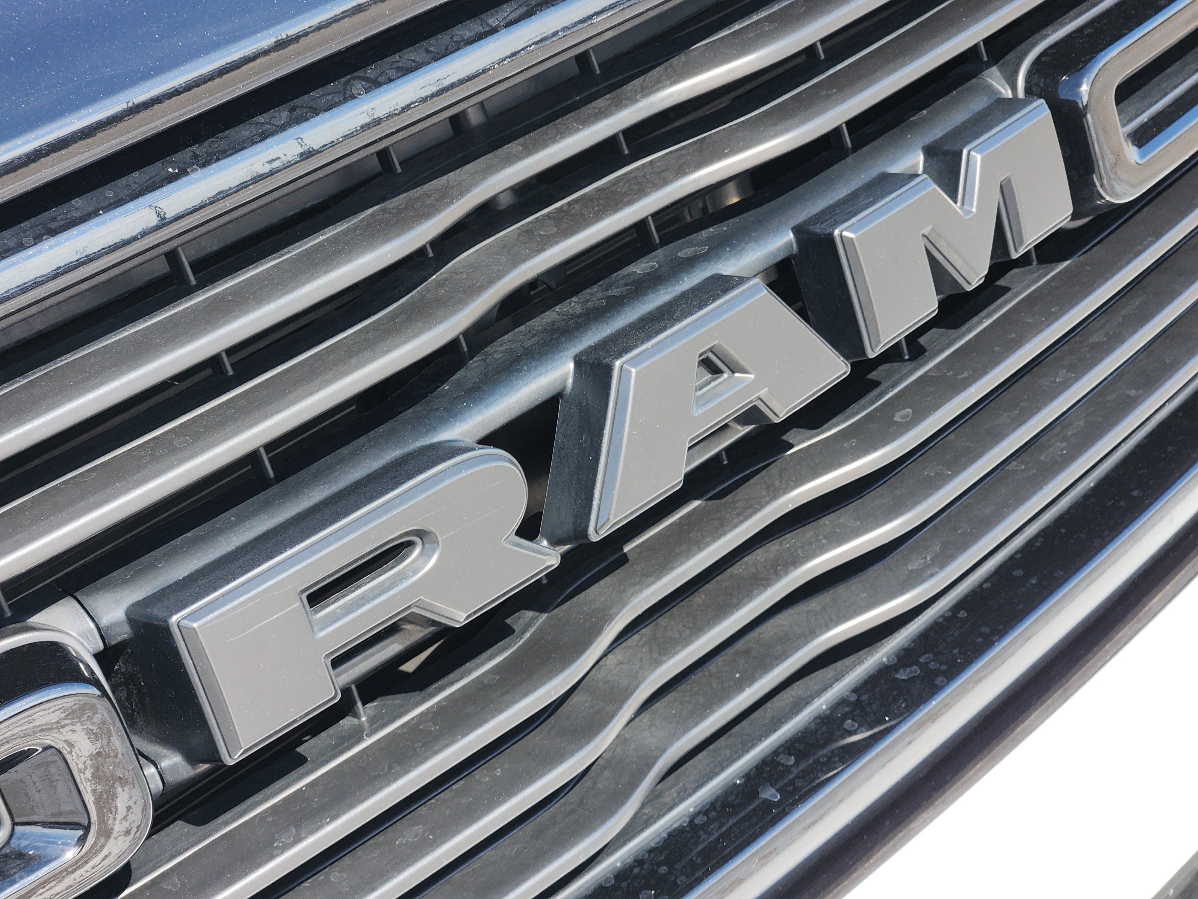 Used 2023 RAM 1500 Laramie AWD/4WD image 11