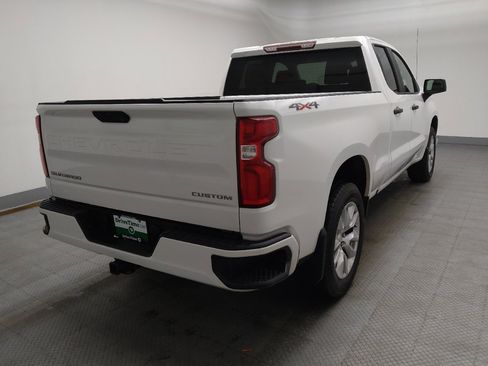 Used 2020 Chevrolet Silverado 1500 Custom w/ Custom Value Package image 9