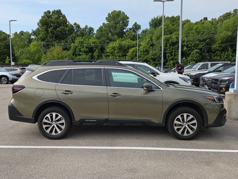 Used 2022 Subaru Outback Premium AWD/4WD image 9